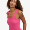 Camiseta de tirantes de punto acanalado orgánica para mujer - Rosa chicle
