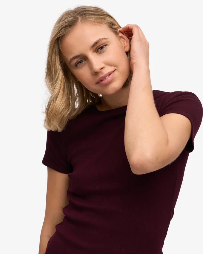 Camiseta orgánica de canalé - Rojo sangre