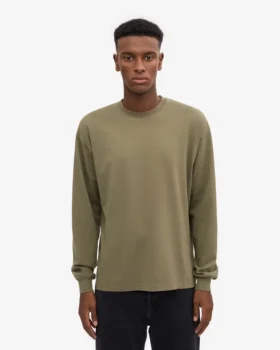 Camiseta orgánica de manga larga oversize – Verde oliva polvoriento
