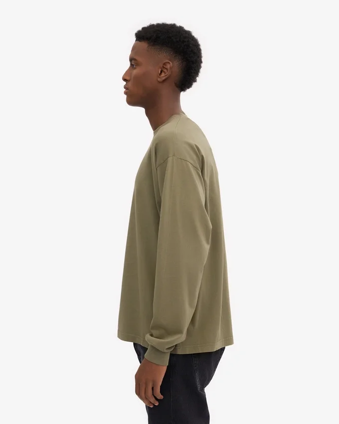 Camiseta orgánica de manga larga oversize - Verde oliva polvoriento