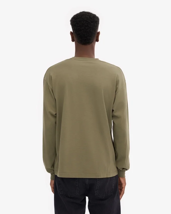 Camiseta orgánica de manga larga oversize - Verde oliva polvoriento