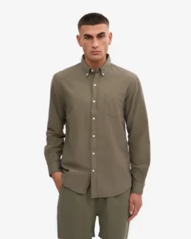 Organic Button Down Shirt – Verde oliva polvoriento