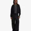 Sudadera con capucha corta orgánica con cremallera - Negro intenso