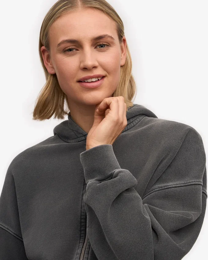 Sudadera con capucha y cremallera corta orgánica - Negro descolorido
