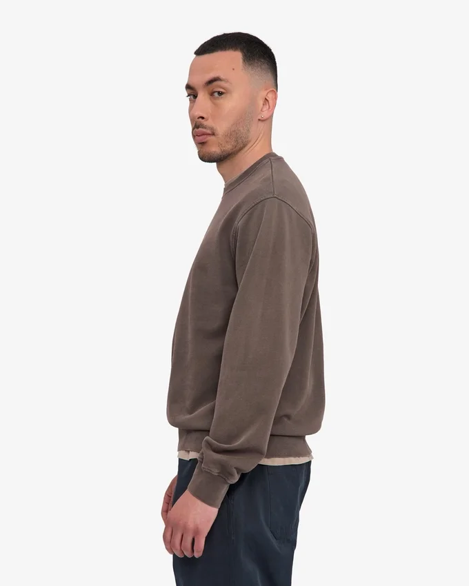 Suéter Classic Organic de cuello redondo - Barro descolorido