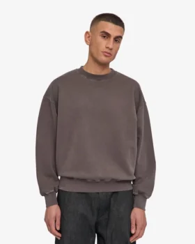 Suéter orgánico de cuello redondo oversize – Barro descolorido